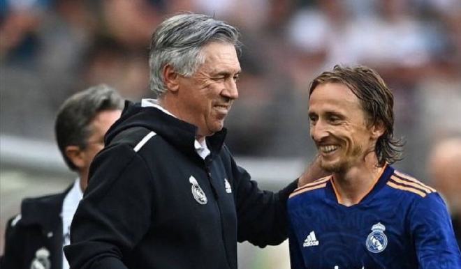 每逢新春佳 每逢新春佳