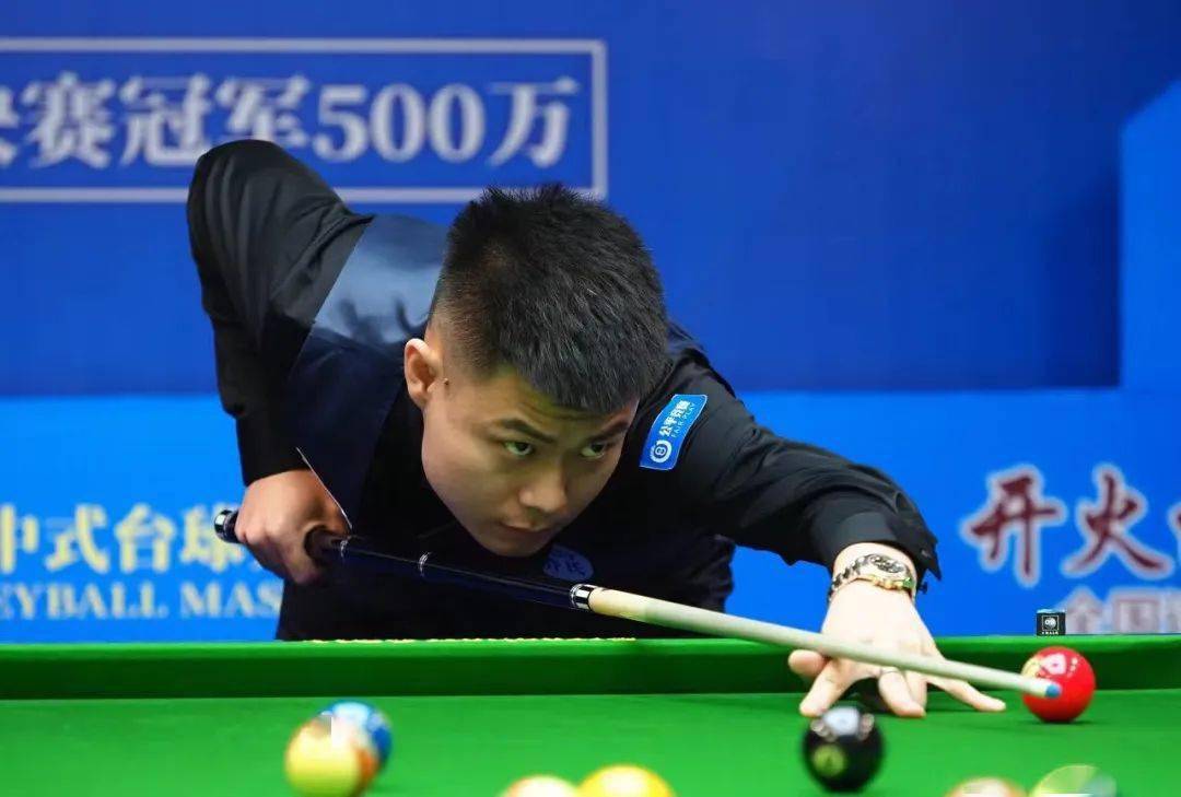 灯光与雪山 灯光与雪山