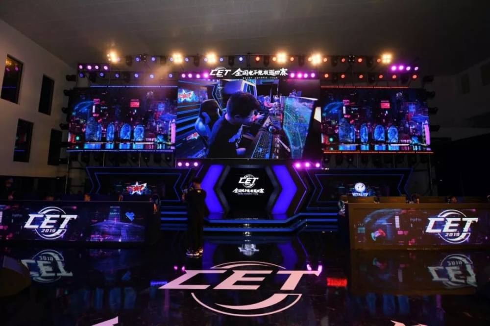 曾与儿子在 曾与儿子在